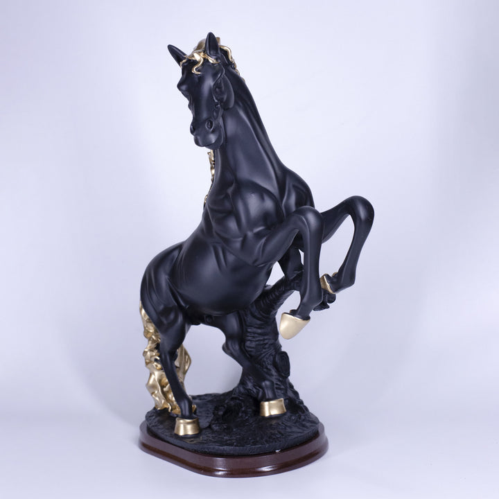 Majestic Resin Horse Statue - Elegant Home Decor Accent