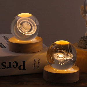 Saturn Crystal Ball Lamp